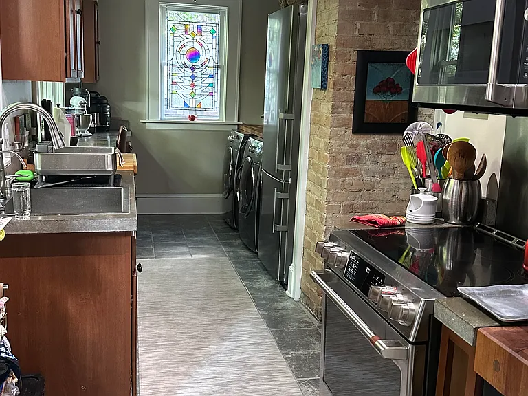 137 Annandale Ave — Photo 10