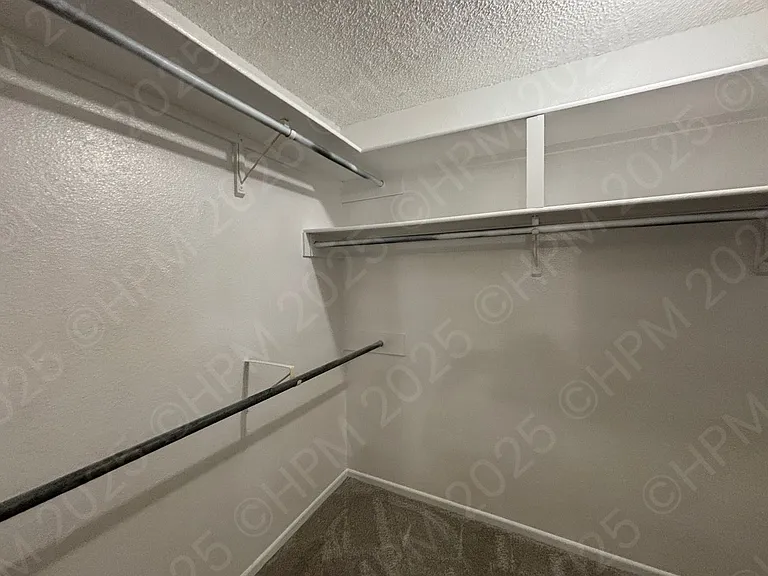 5868 Royal Rdg — Photo 8