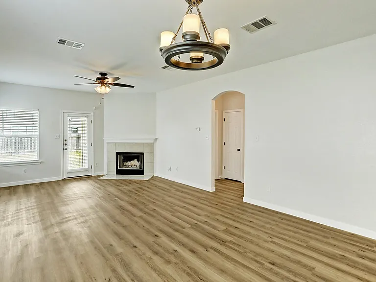 128 Almquist St — Photo 12