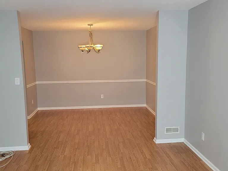 2904 Saxony Dr — Photo 10