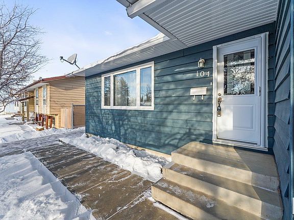 2nd image of 104 Oatway Dr