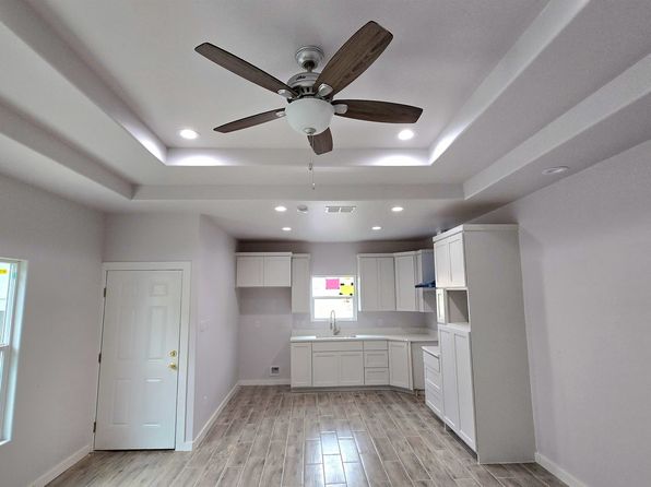 laredo-texas-447523657 picture