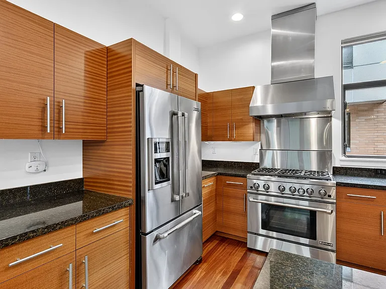 1690 NW Riverscape St — Photo 11