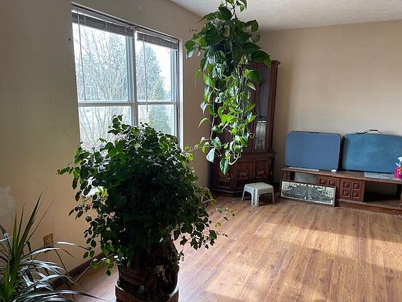 3rd image of 5170 Sullivant Ave