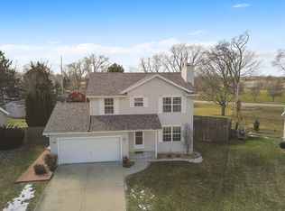21 Nicole Ct, Bloomington, IL 61701