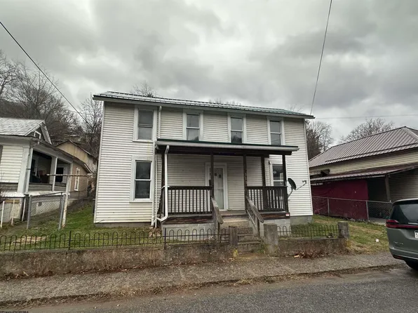 318 Broad St, Weston, WV 26452