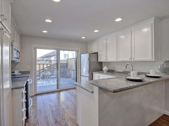 5th image of 6641 Bunker Hill Ct