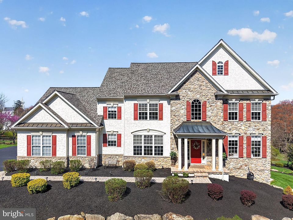 1st image of 19 Steepleview Dr