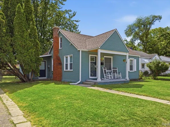 27116 Delton St, Madison Heights, MI 48071