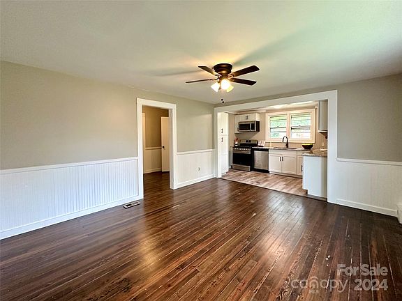 4th image of 678 S Elm St