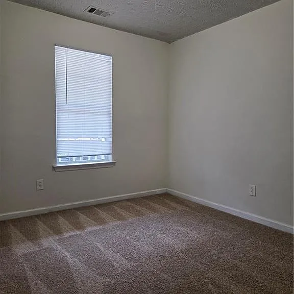 975 Windwood Ct — Photo 7