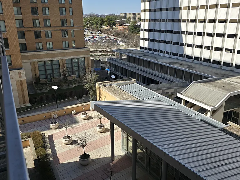 Balcony View/Courtyard