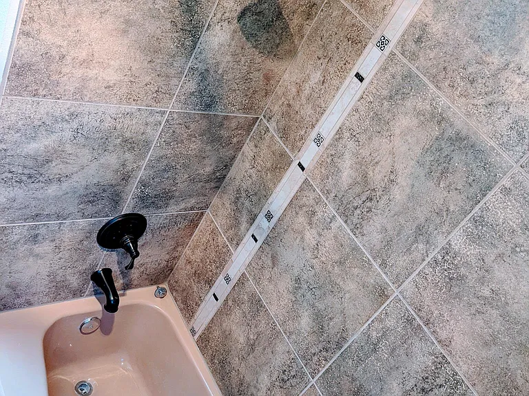 2nd bathroom shower and bath