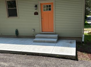 1100 Valley Club Dr #A, Irwin, PA 15642