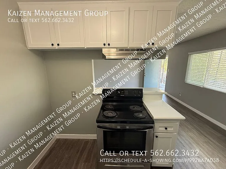 1090 Walnut Ave #8 — Photo 4