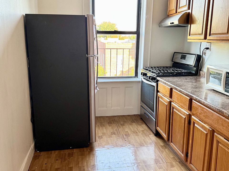 1st image of 2172 43rd St APT 4