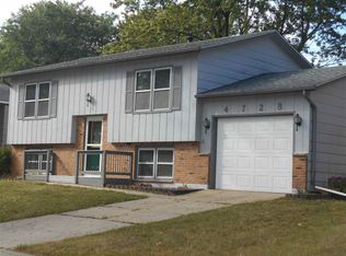 4728 Cromwell Ln, Loves Park, IL 61111