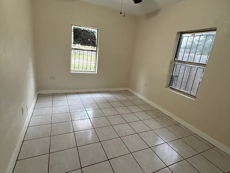 209 E Washington Ave #2 — Photo 12