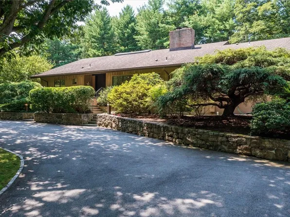 9 Meadow Hill Place, Armonk, NY 10504