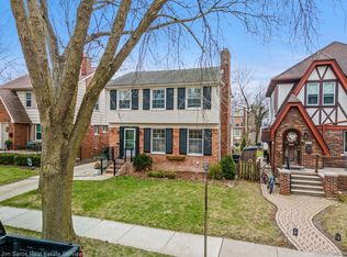 241 McMillan Rd, Grosse Pointe Farms, MI 48236