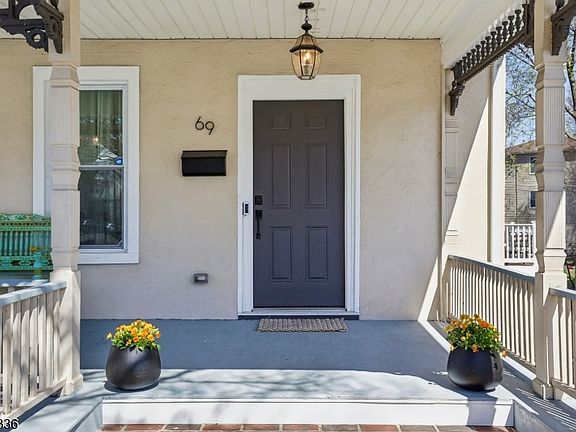 2nd image of 69 Myrtle St