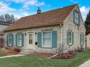 3024 N 76th St, Milwaukee, WI 53222