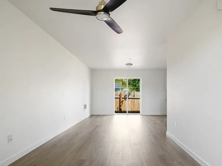 737 NE Sherman St — Photo 6