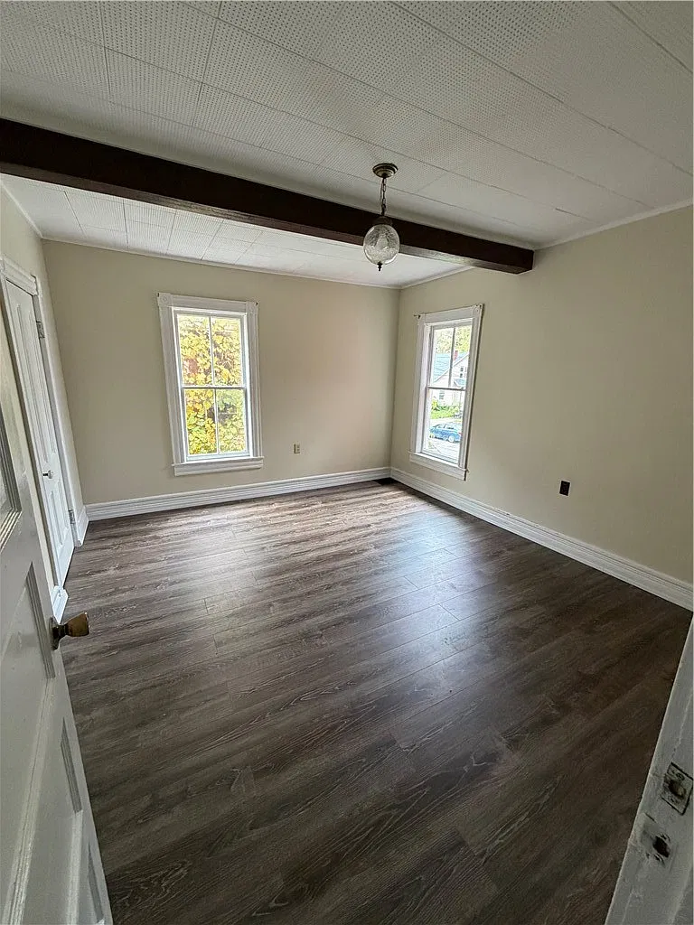 3 bed, 1.0 bath, 1644 sqft, $1,200 — Photo 4