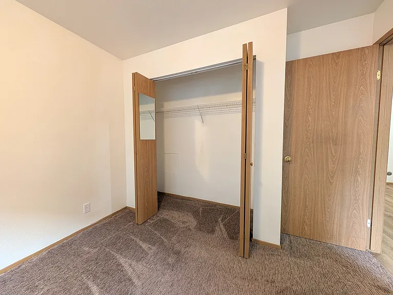 Rowan Grove Apts — Photo 24