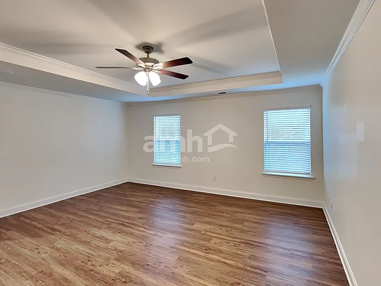 317 Bourne St — Photo 14
