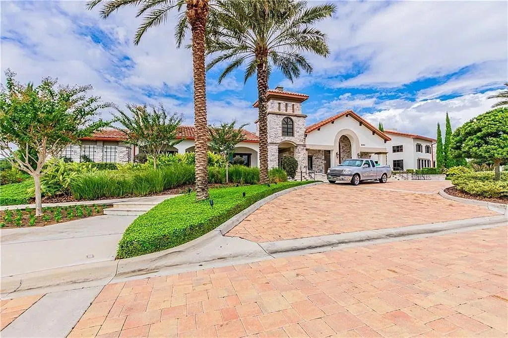 3 bed, 2.0 bath, 1829 sqft, $2,600 — Photo 3