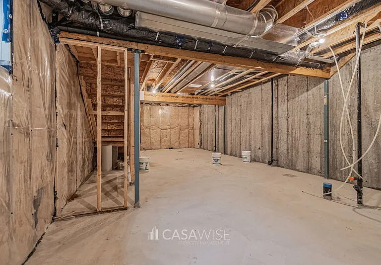 1071 Berg Pl — Photo 23