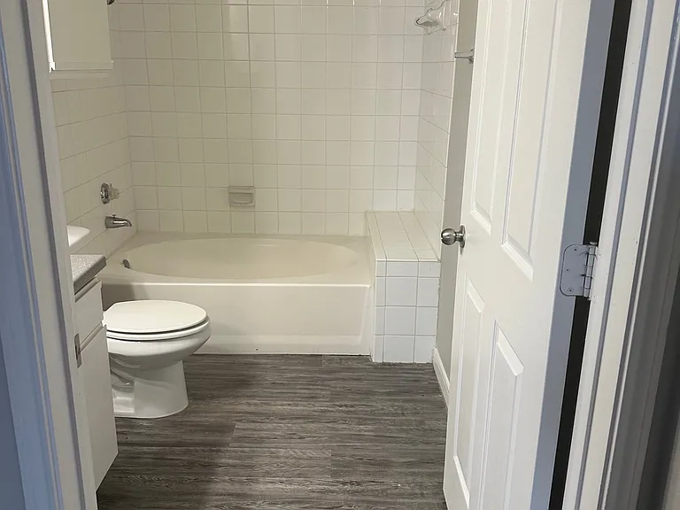 Wyndham Apartments — Photo 5