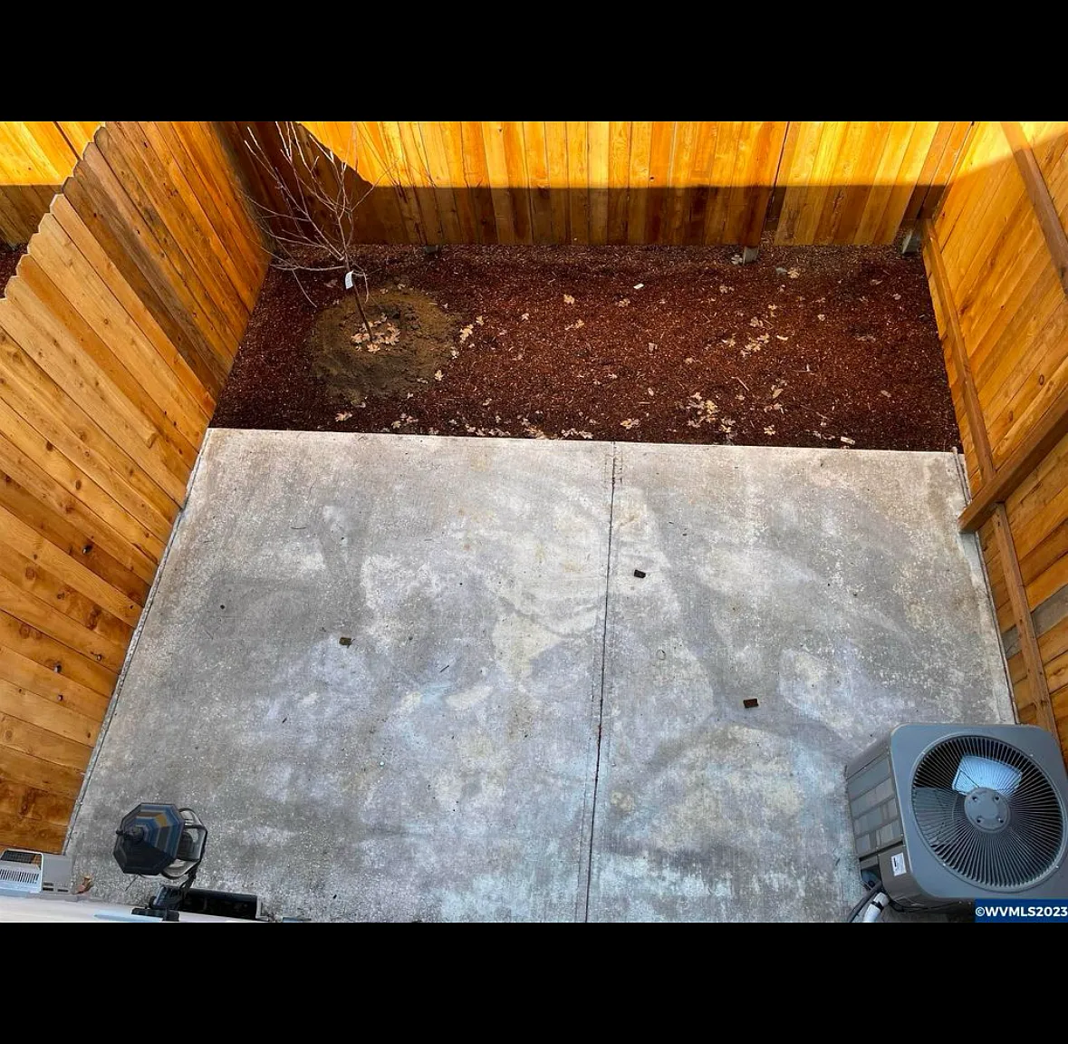 3645 Peter Ln — Photo 2