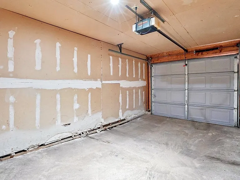 18669 Clear View Ct — Photo 28