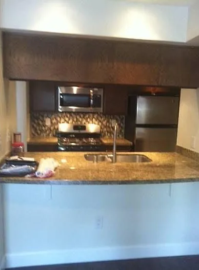 2 bed, 988 sqft, $3,499 — Photo 2