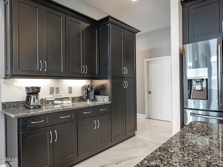 3548 N John Anderson Dr — Photo 12