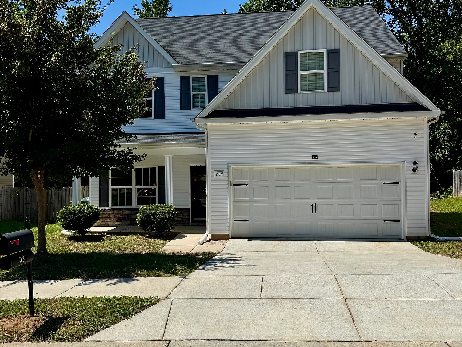 4 bed, 2368 sqft, $1,900 — Photo 1