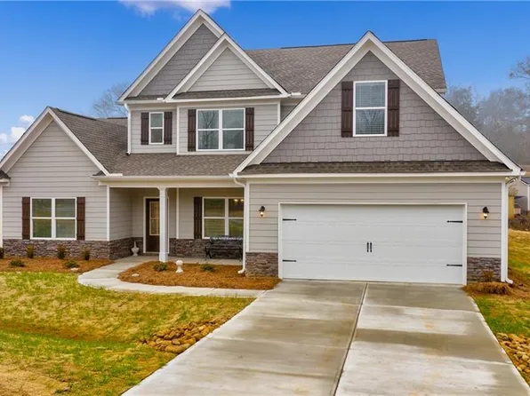 1653 Carriage Ct, Monroe, GA 30656