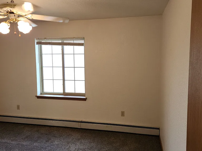 385 Main St — Photo 9