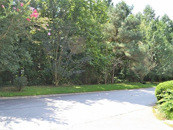 5th image of 136 Buckingham Dr