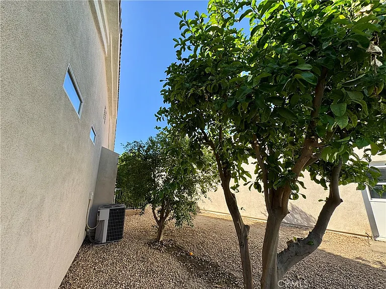 80589 Hoylake Dr — Photo 34
