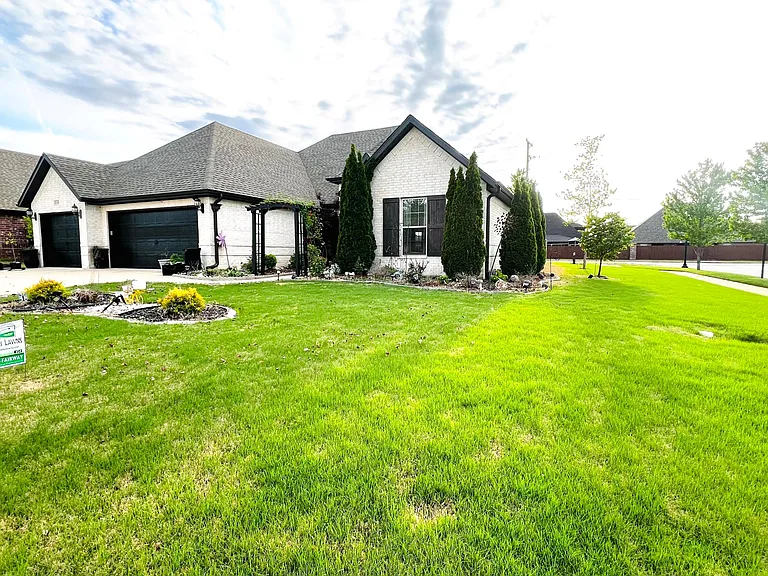 4100 Heartwood St — Photo 3