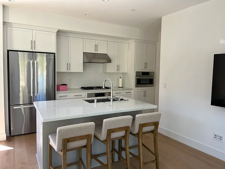 Sepulveda Cir — Photo 4