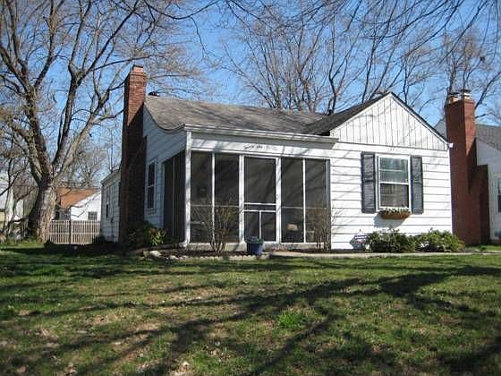 1st image of 2602 Dell Zell Dr