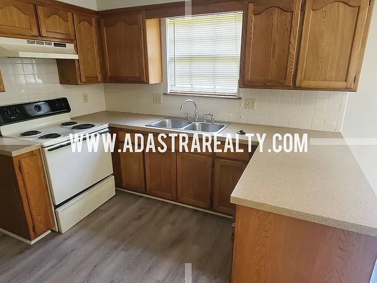 6622 W 149th Ter — Photo 7