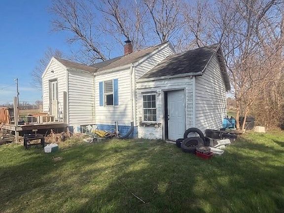 3rd image of 2742 Territorial Rd
