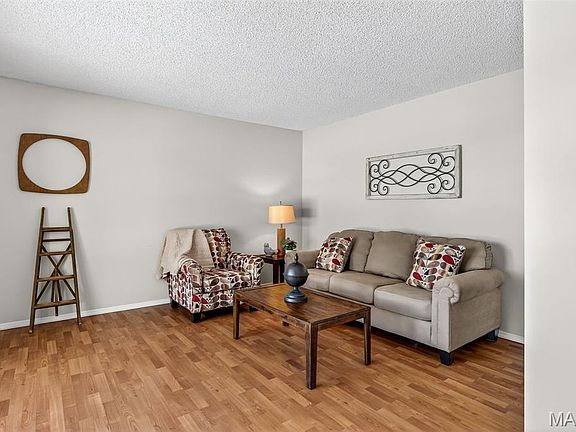 3rd image of 1044 Holly River Dr