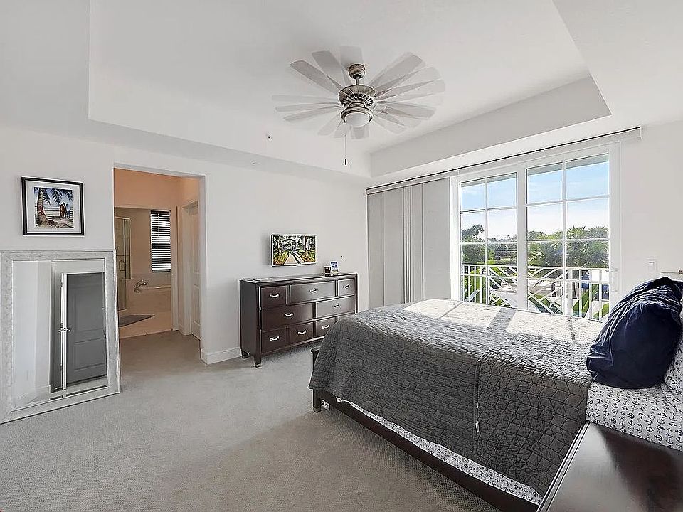 2nd image of 925 Bay Colony Drive South #925