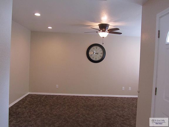 5th image of 731 Carnation Dr